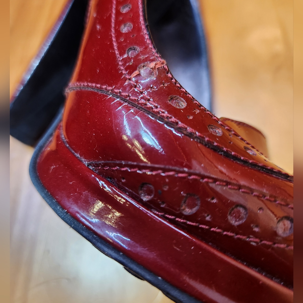 Tassled Patent Leather Spectator Pumps 💜 - Picture 10 of 12
